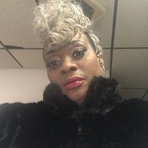 Meet your Posher, Clara